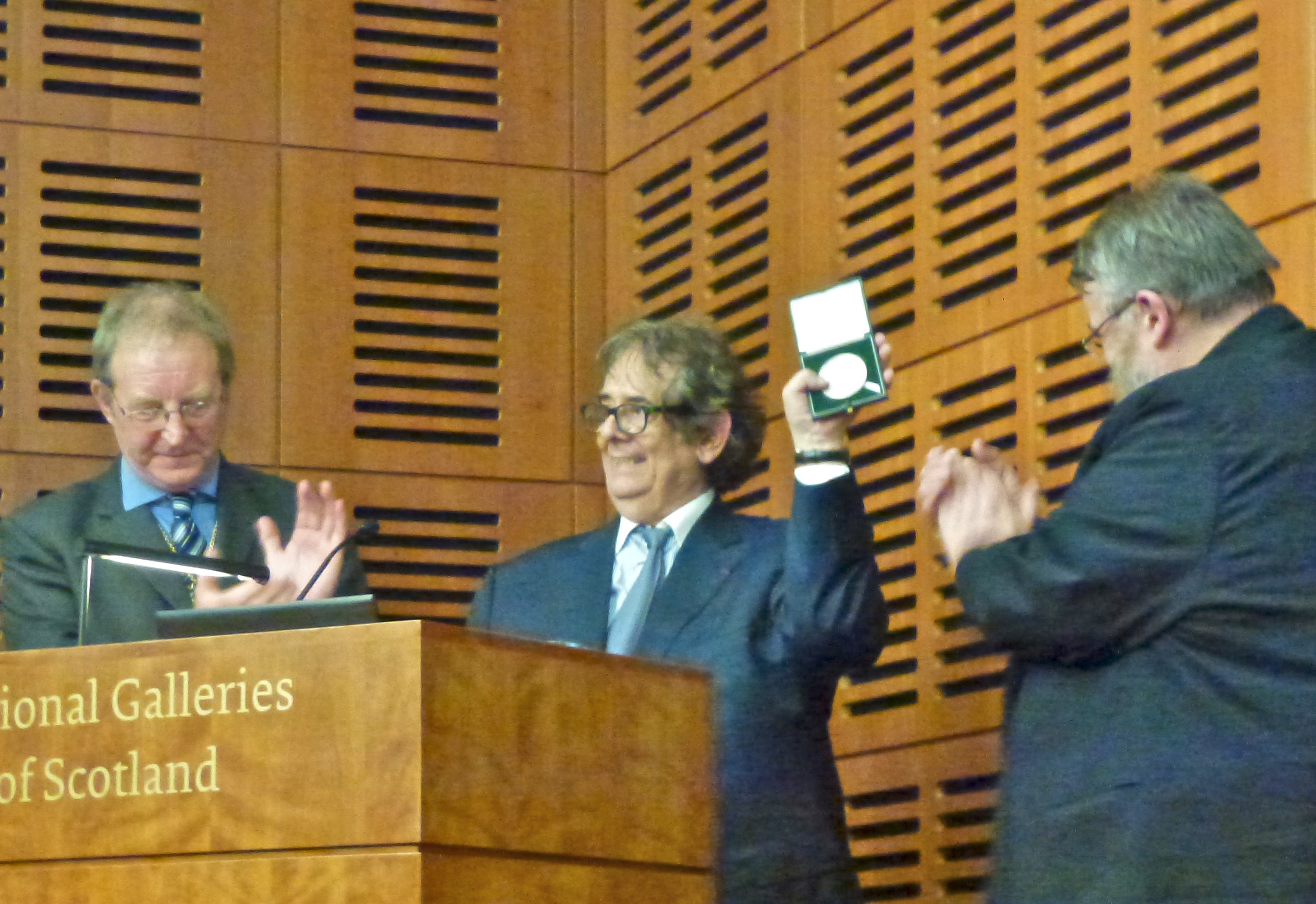 Un roman a primit Medalia de Argint a Academiei Regale. Doar 12 medalii au fost acordate in istorie