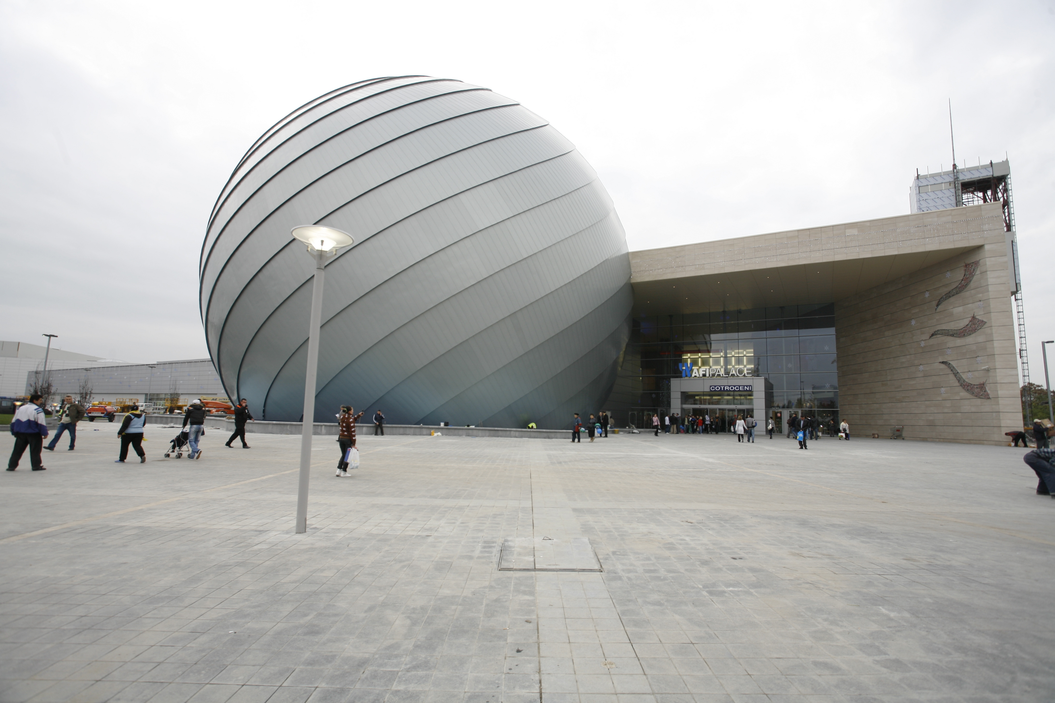 (P) CRBL, Horia Brenciu si La-La Band canta in AFI Palace Cotroceni pe 1 Decembrie