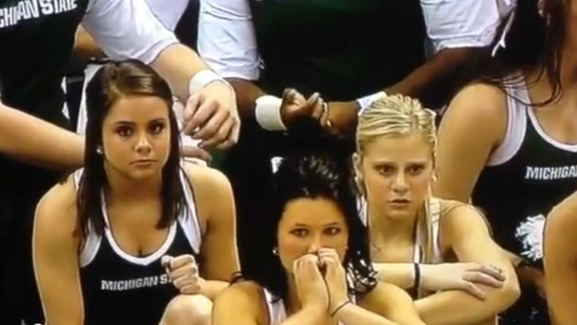 Timp de cateva minute, nimeni n-a putut sa vorbeasca. Ce au vazut aceste fete. VIDEO