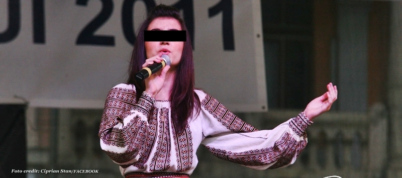 Patru liceene au snopit-o in bataie pe o cantareata de muzica populara de 14 ani, din gelozie