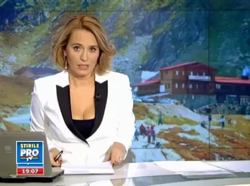 Au trisat o zi lucratoare si au fugit la munte. 15.000 de turisti pe Valea Prahovei