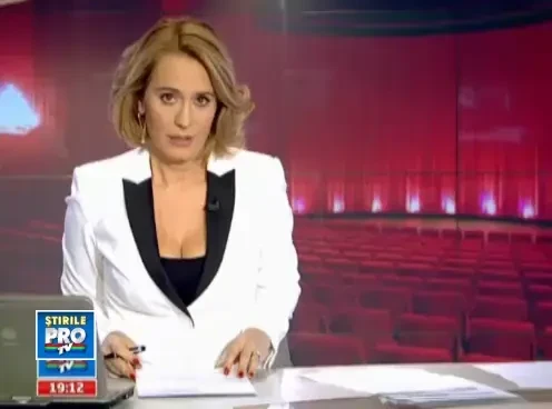 Regizorul Andrei Blaier asteapta ultimele aplauze. Sicriul a fost depus la Cimitirul Bellu