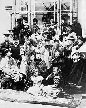 Secretul pe care o familie regala l-a tinut sute de ani ascuns. Imaginea care compromite o regina