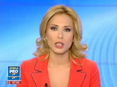 Trenuri blocate in gari din cauza unei garniturii care a deraiat.Traversele caii ferate erau putrede