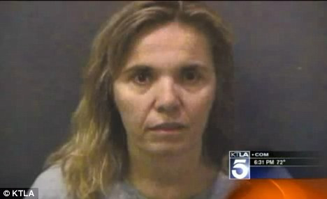 O femeie a facut sex cu jumatate din echipa de hochei a fiului ei