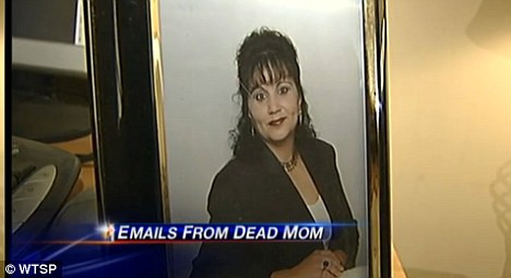 Au primit un e-mail de la mama lor moarta de 2 ani.Ce scria in mesajul care era sa le bage in spital