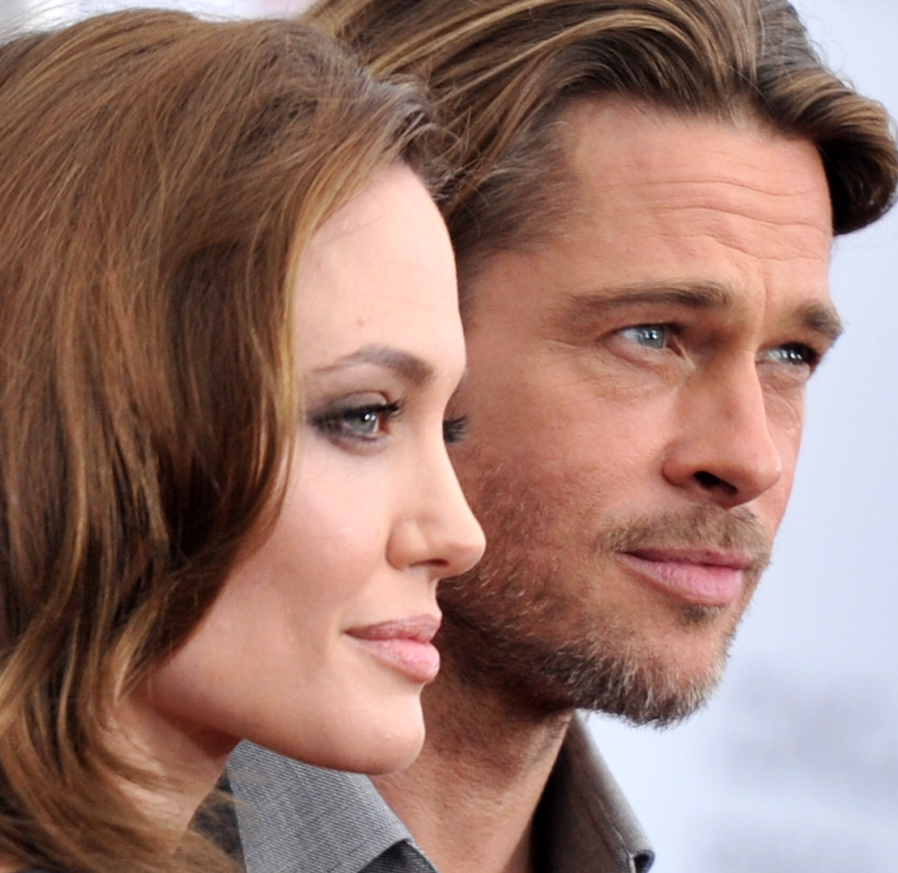 Angelina Jolie si Brad Pitt au incasat o suma fabuloasa pentru fotografiile de nunta. Banii au fost donati in scop caritabil