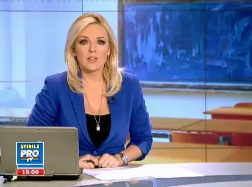 A pozat-o pe 'profesoara' Andreea Bododel, la catedra. Profesorul de sport a fost "exmatriculat"