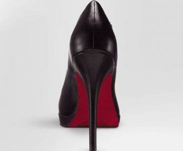 Marirea de salariu, influentata de marimea tocurilor. Campania care ridica femeile la inaltime FOTO