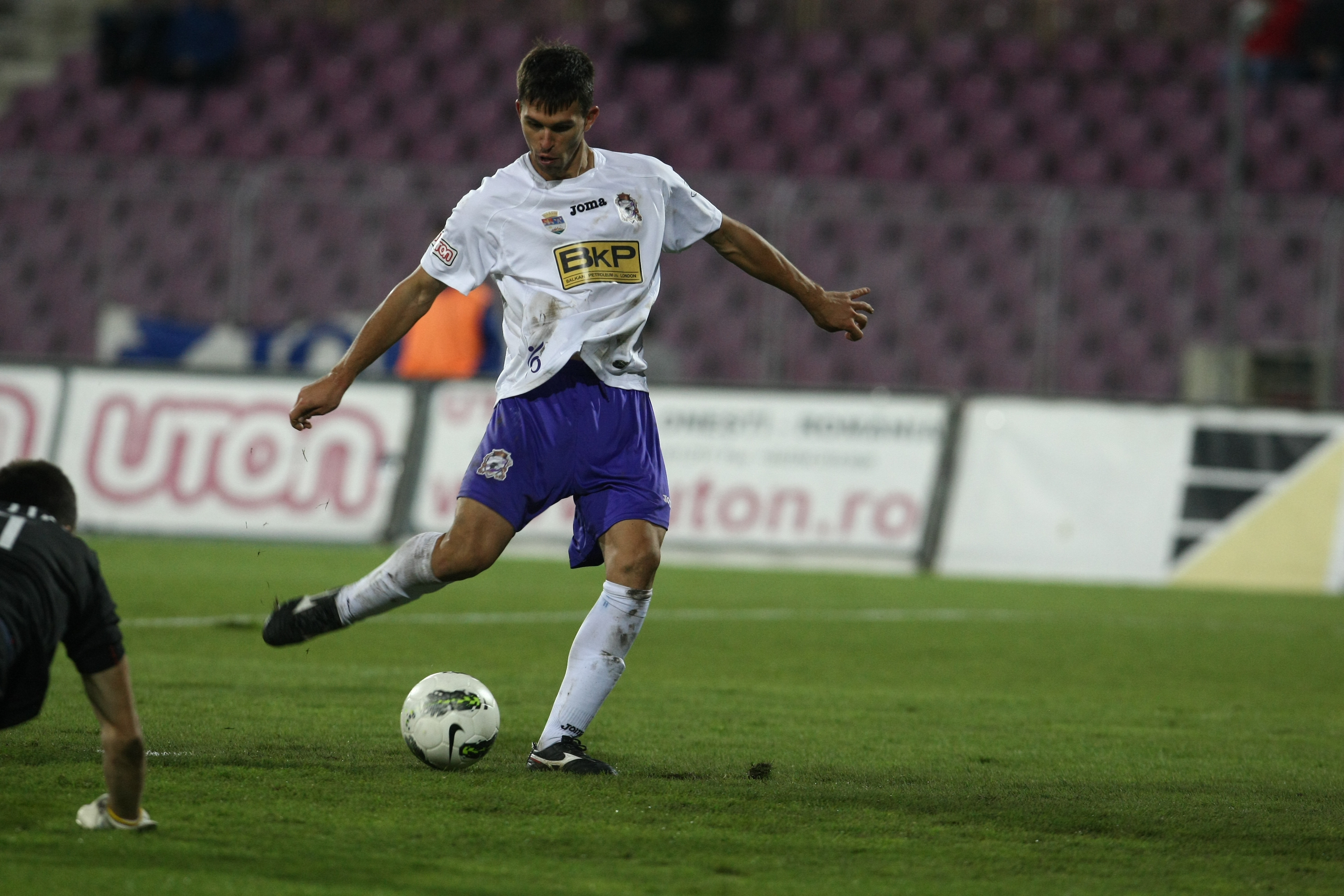 Poli vrea sa bata cu orice pret pe Gaz Metan! Vezi cum vrea Zagrean sa-i sperie pe medieseni