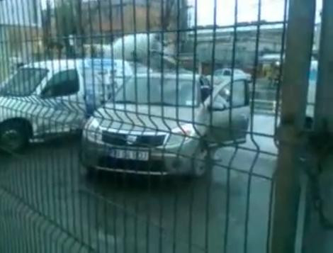 Video FABULOS. Vei ramane complet blocat cand vei vedea cine conduce acest Sandero