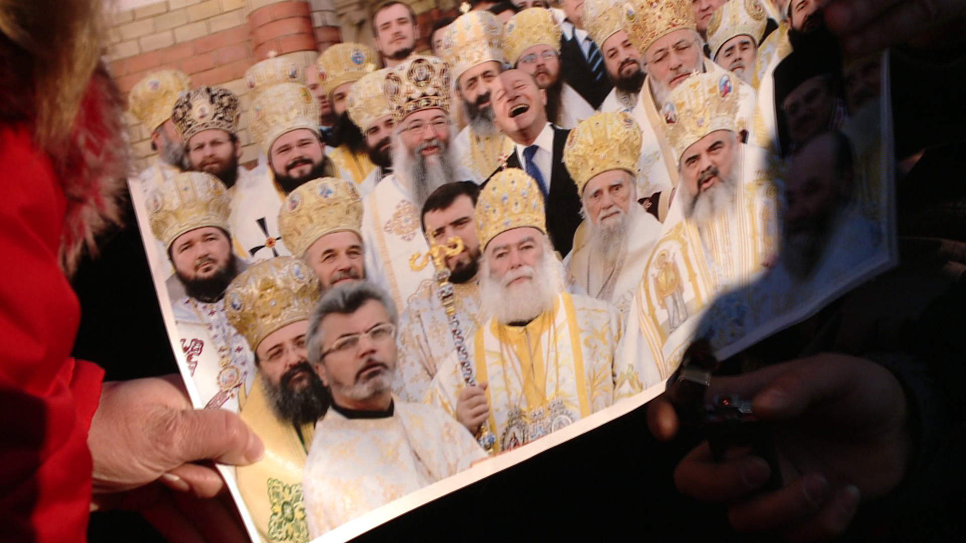 Protest in Piata Victoriei. Un grup de revolutionari continua sa isi exprime nemultumirile