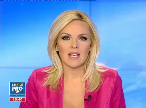 Salturi peste valuri, la cativa metri in aer. Inventia care revolutioneaza inotul