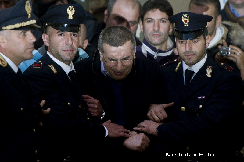 150 de politisti au luat cu asalt un buncar din Napoli. Capul mafiei Camorra, arestat dupa 15 ani