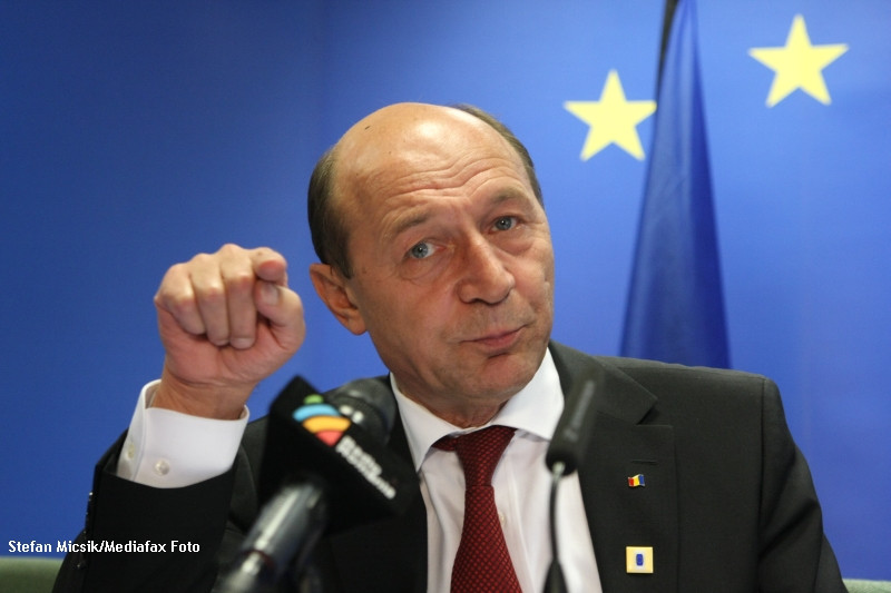 Basescu nu e de acord cu Sarkozy: Trebuie sa ramanem uniti 27 membri in UE, nu 17, ca in zona euro