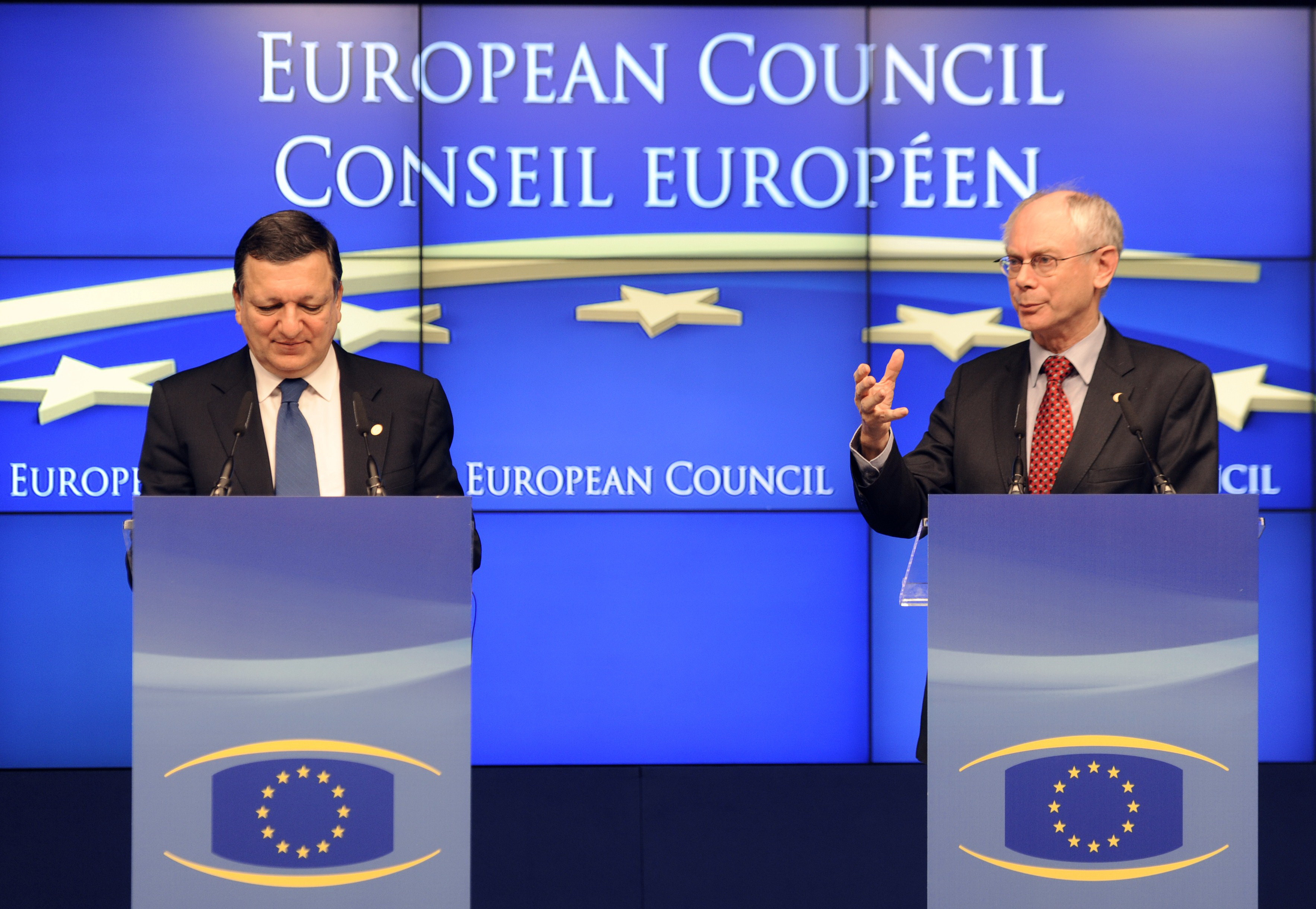 Indiferent de tabara politica, oficialii europeni cer politicienilor romani sa nu se mai certe