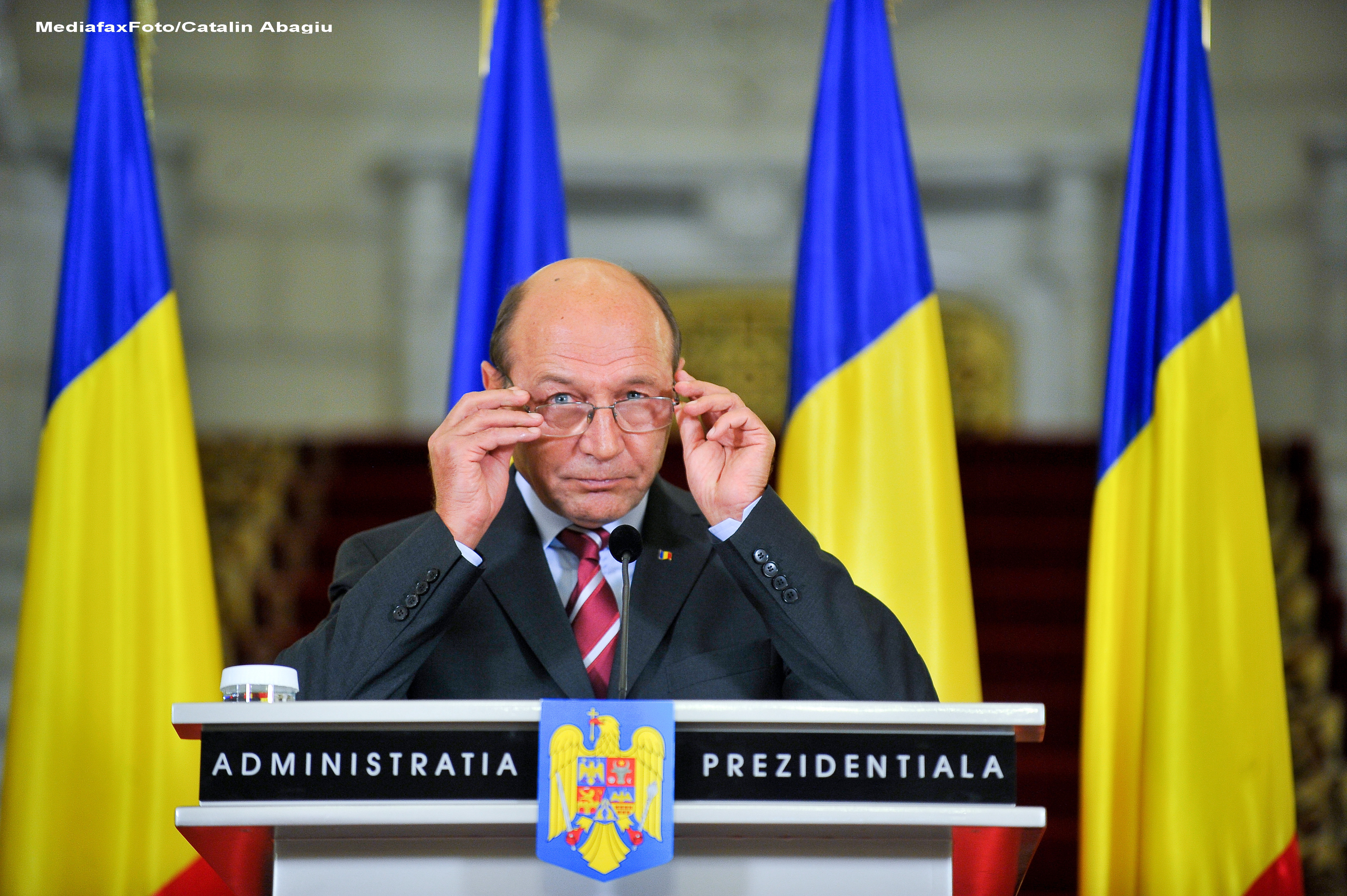 Traian Basescu se rasteste la Olanda: "Nu Romania, din neputinta, a legalizat consumul de droguri!"