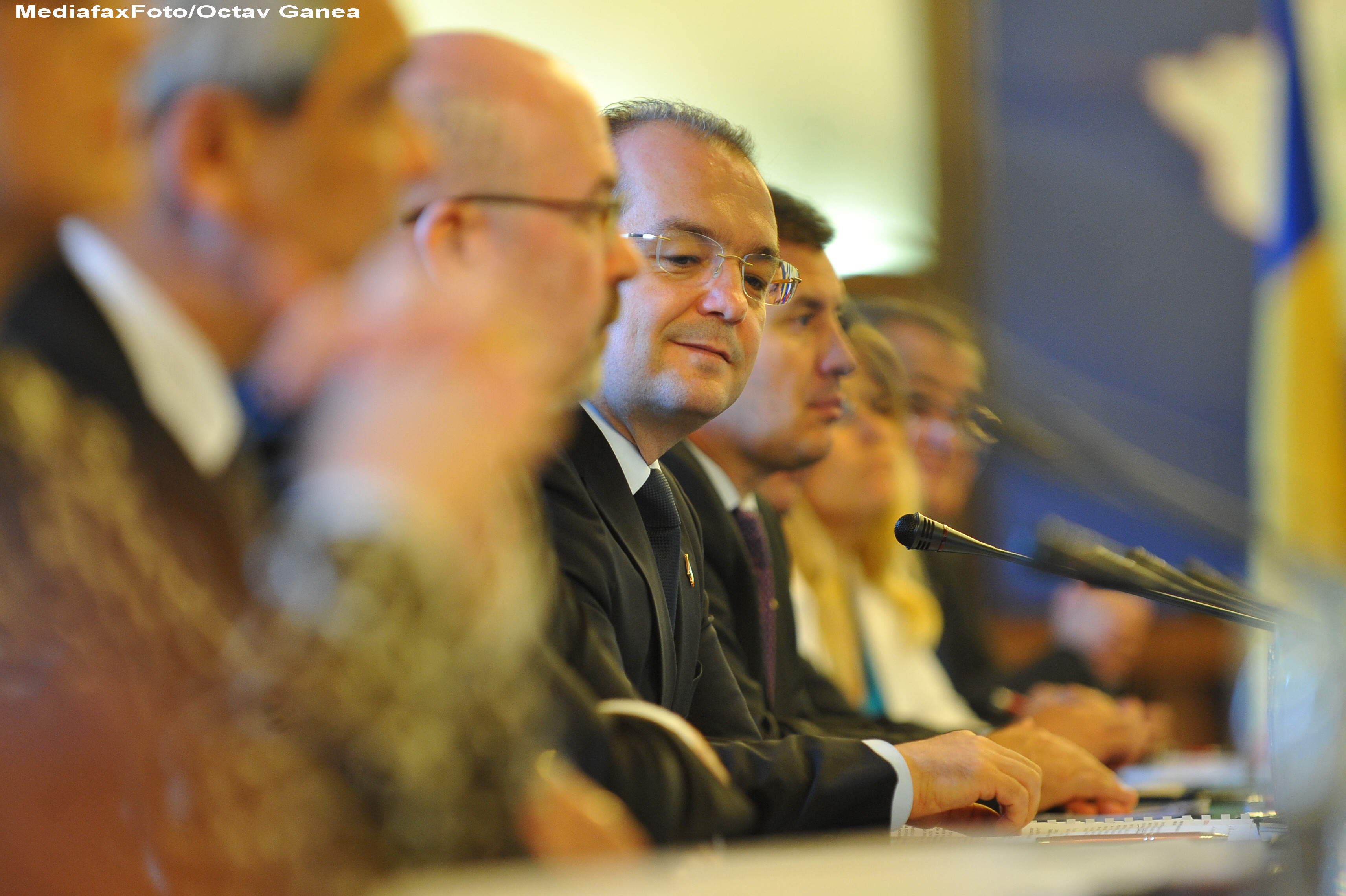 Emil Boc: Coalitia a decis sa inceapa angajarea raspunderii pentru comasarea alegerilor