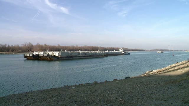 Dunarea, la cel mai mic nivel din ultimii 8 ani. Navigatia pe bratul Borcea a fost interzisa