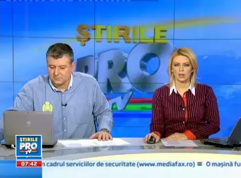 Un barbat imbracat in Mos Craciun i-a oferit o bautura cu drogul violului unei tinere de 15 ani