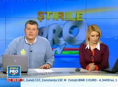 Mii de tineri rusi, in strada, gata sa spuna tuturor ce lideri minunati sunt Putin si Medvedev