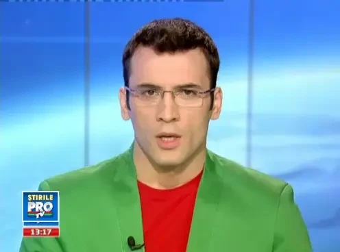 O masina plina cu detinuti s-a rasturnat, din cauza ca soferul nu avea cauciucuri de iarna