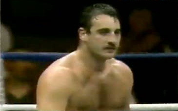 Fost boxer roman, antrenat de Mike Tyson, capul unei grupari care se ocupa cu fraude electronice