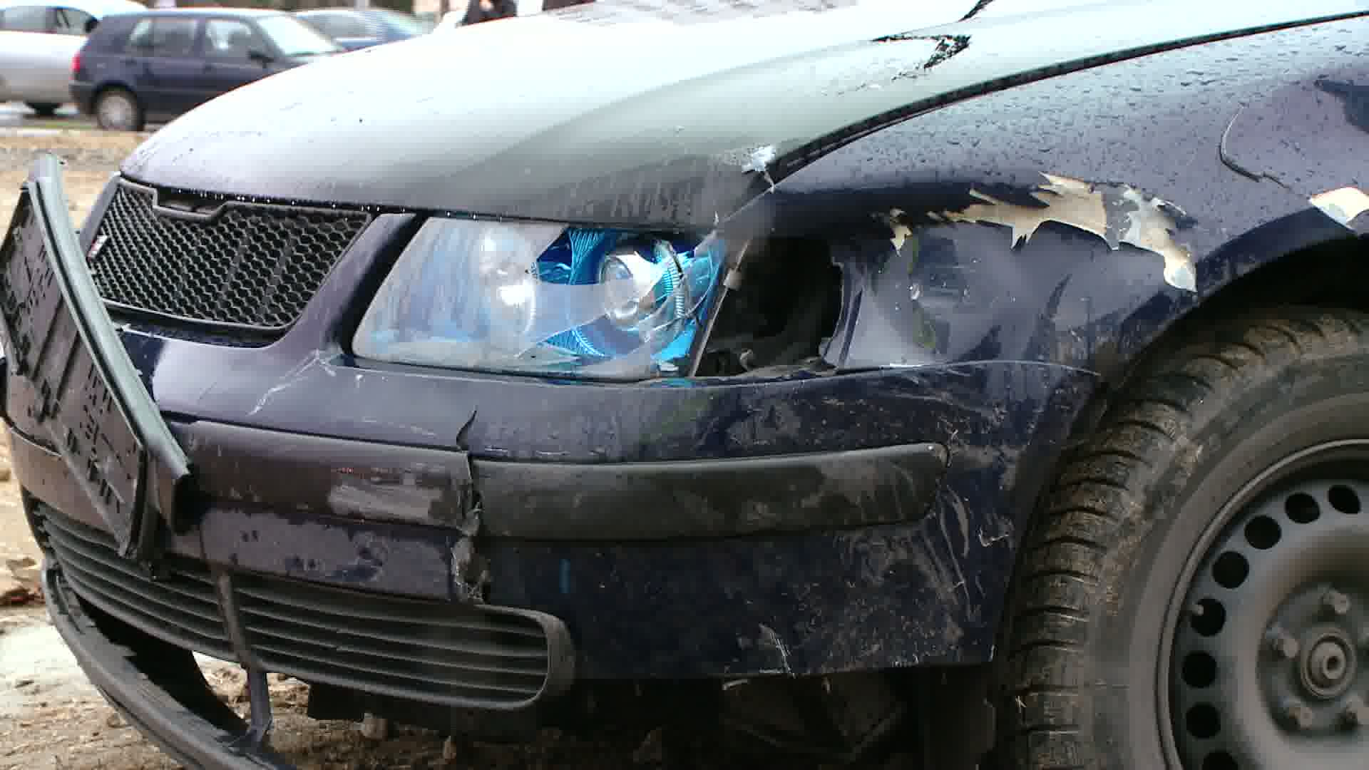 O clipa de neatentie a dus la o tragedie. Doi pietoni au fost spulberati de o masina pe trotuar