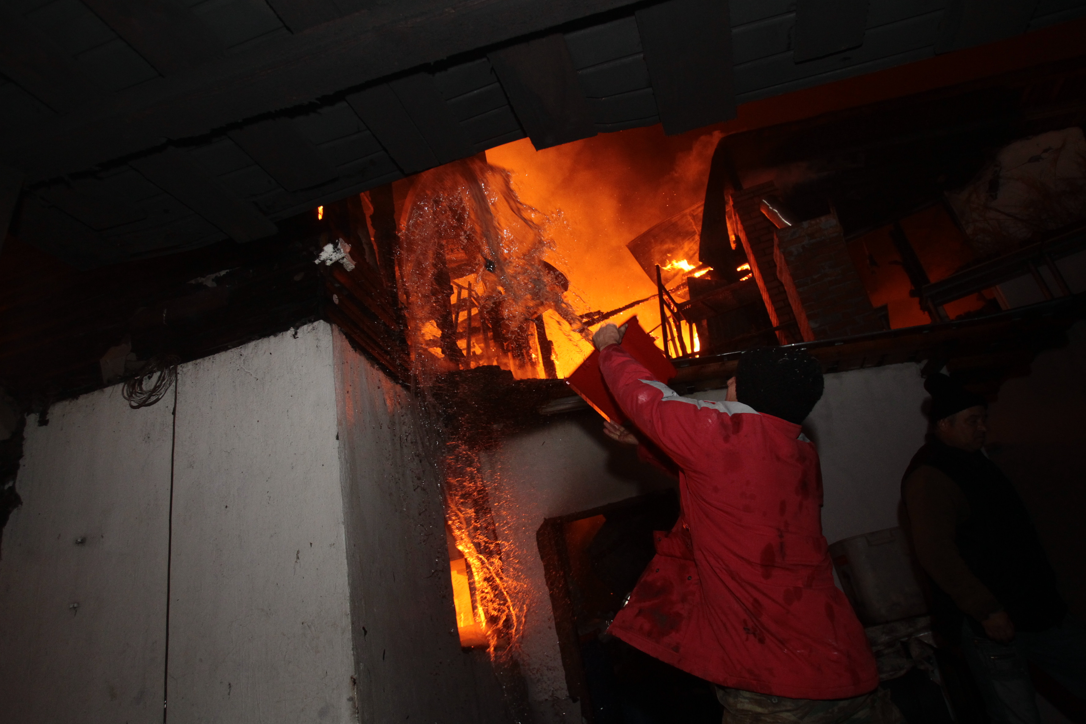 Salveaza Craciunul copiilor ingrijiti de parintele Tanase. Pentru fiecare LIKE va fi donat un euro