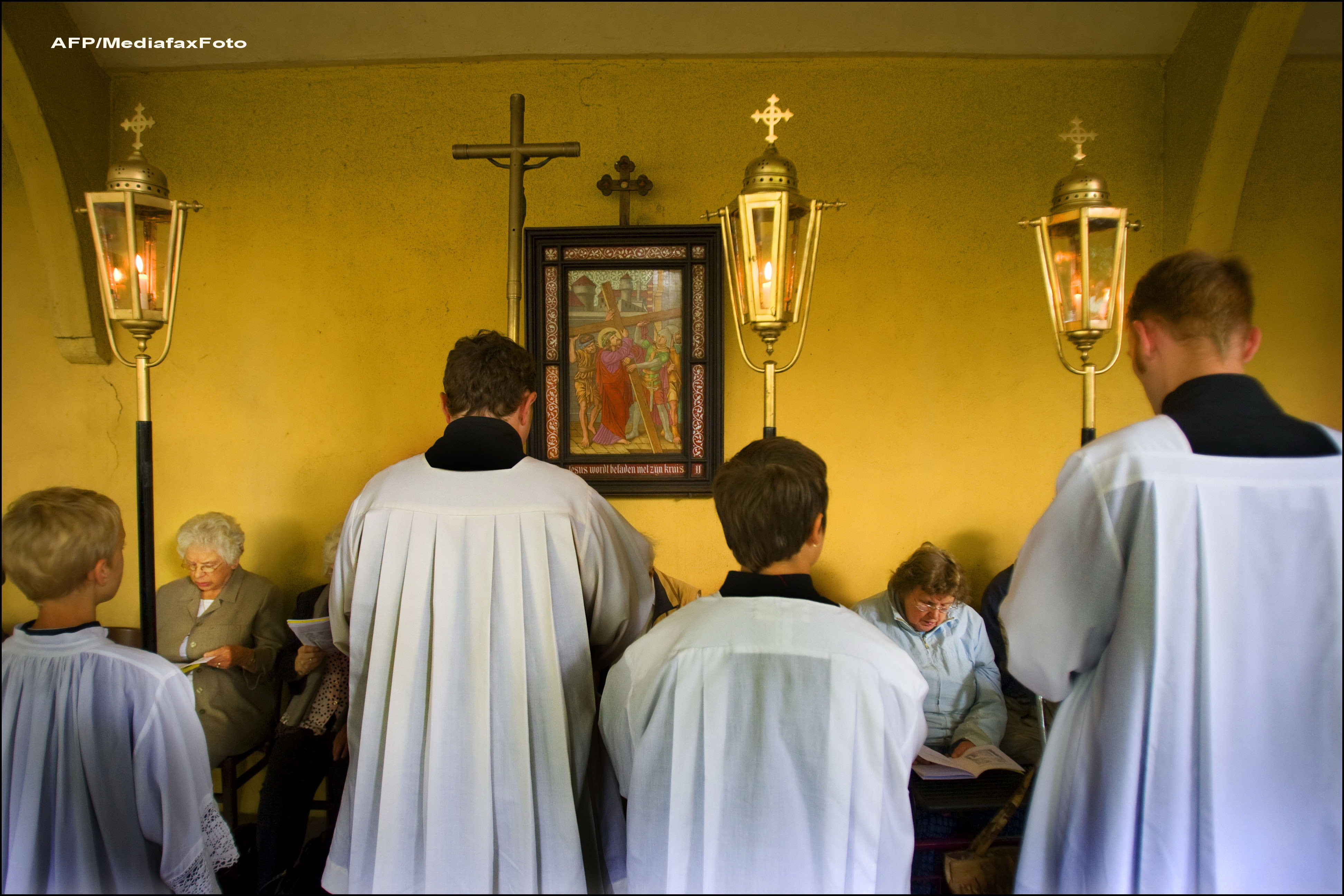 Raport oficial: Zeci de mii de copii au fost abuzati sexual de preoti ai Bisericii Catolice Olandeze