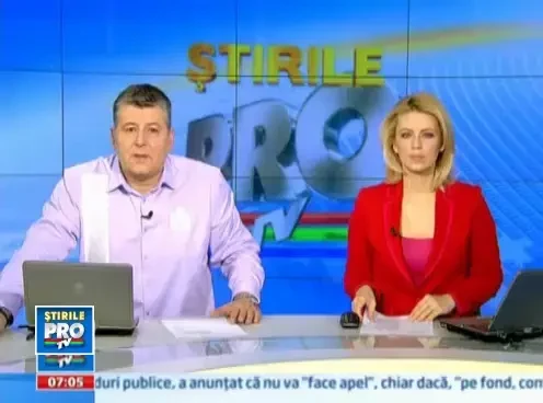 Atmosfera plina de culoare pe aeroport. Ce au facut 180 de romi trimisi acasa de francezi