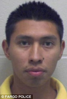 A vrut sa fie erou, dar a ajuns la inchisoare. Un insotitor de zbor s-a jucat cu focul