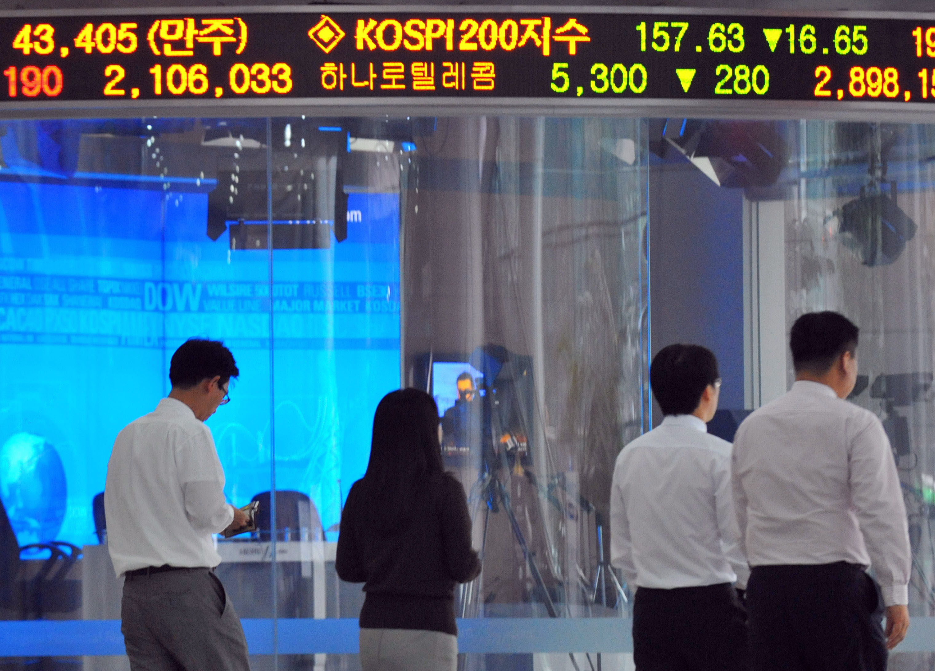 Moartea lui Kim Jong-il tulbura intreaga lume. Bursele asiatice si moneda coreeana s-au prabusit