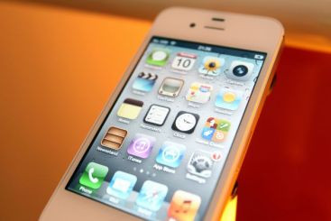 Si Mos Craciun se lasa ghidat de Siri. Cea mai noua reclama la iPhone 4S VIDEO