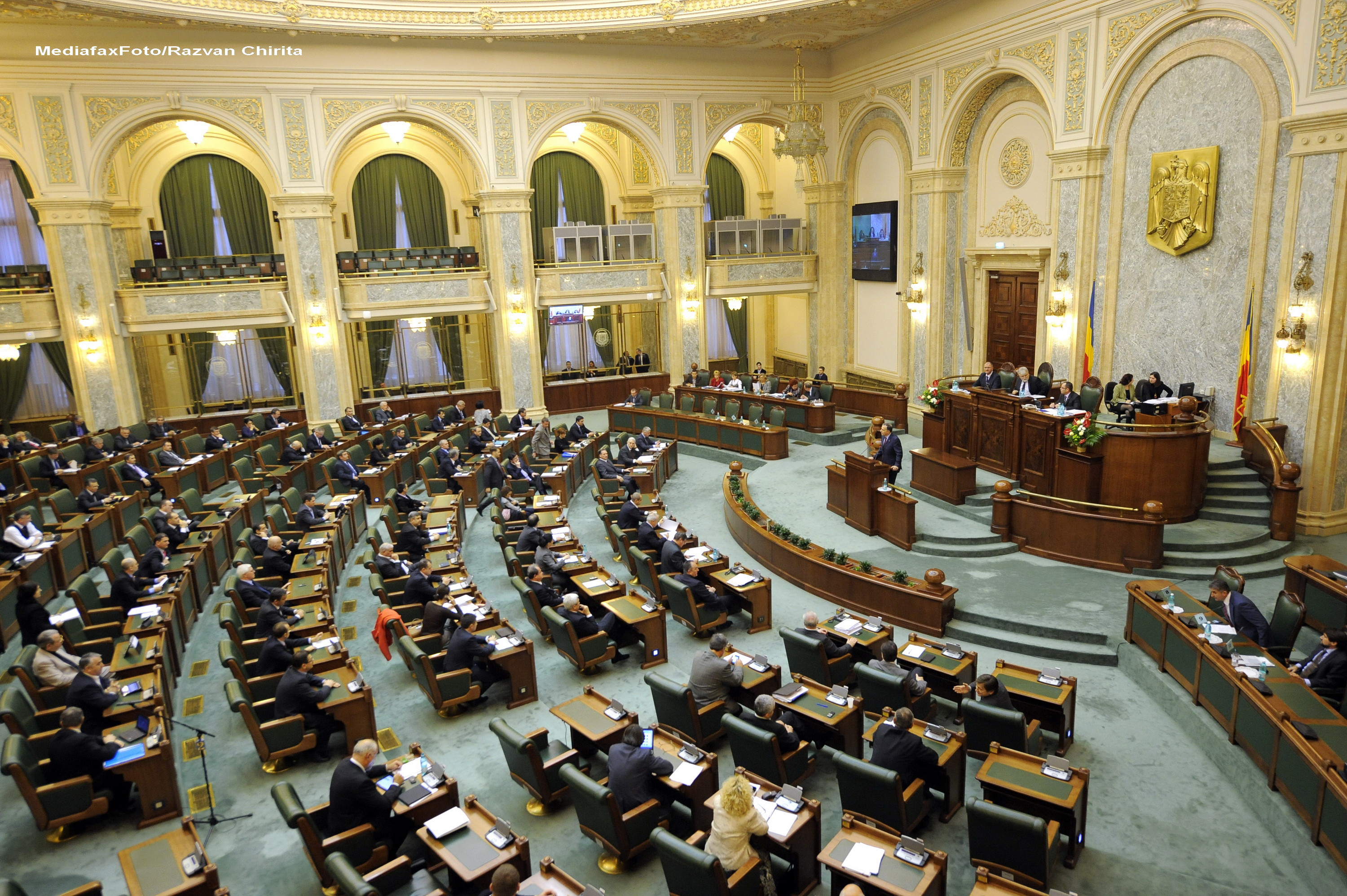 Sedinta solemna in Parlament, dedicata Revolutiei din 1989. 77 de revolutionari asista la lucrari
