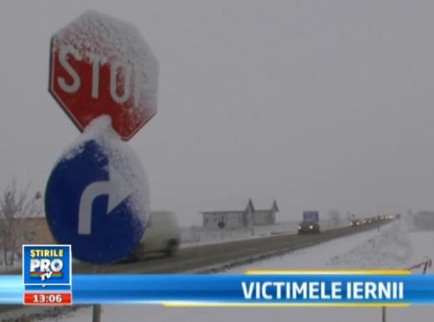 Ninge abundent de azi dimineata in Moldova. Soferii fara cauciucuri de iarna au provocat accidente