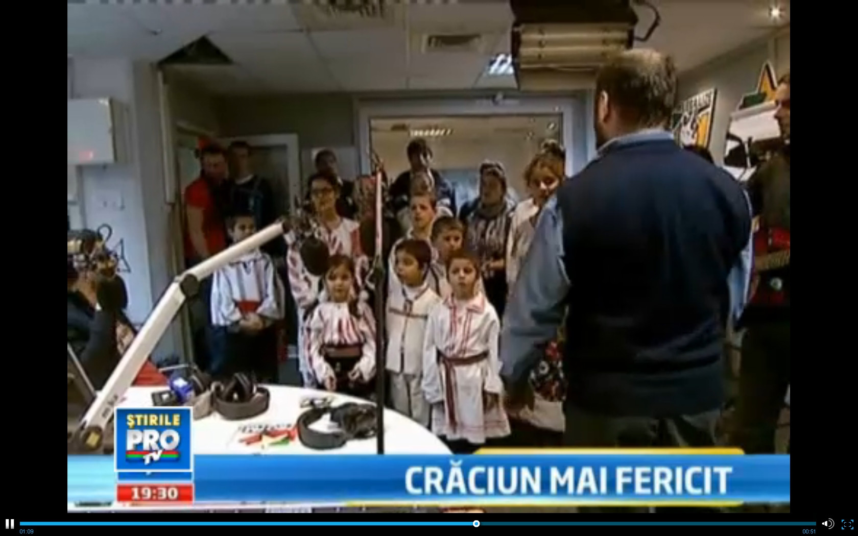 Copiii din Valea Screzii au venit sa ne colinde. Campania Salveaza Craciunul a strans 60.000 euro