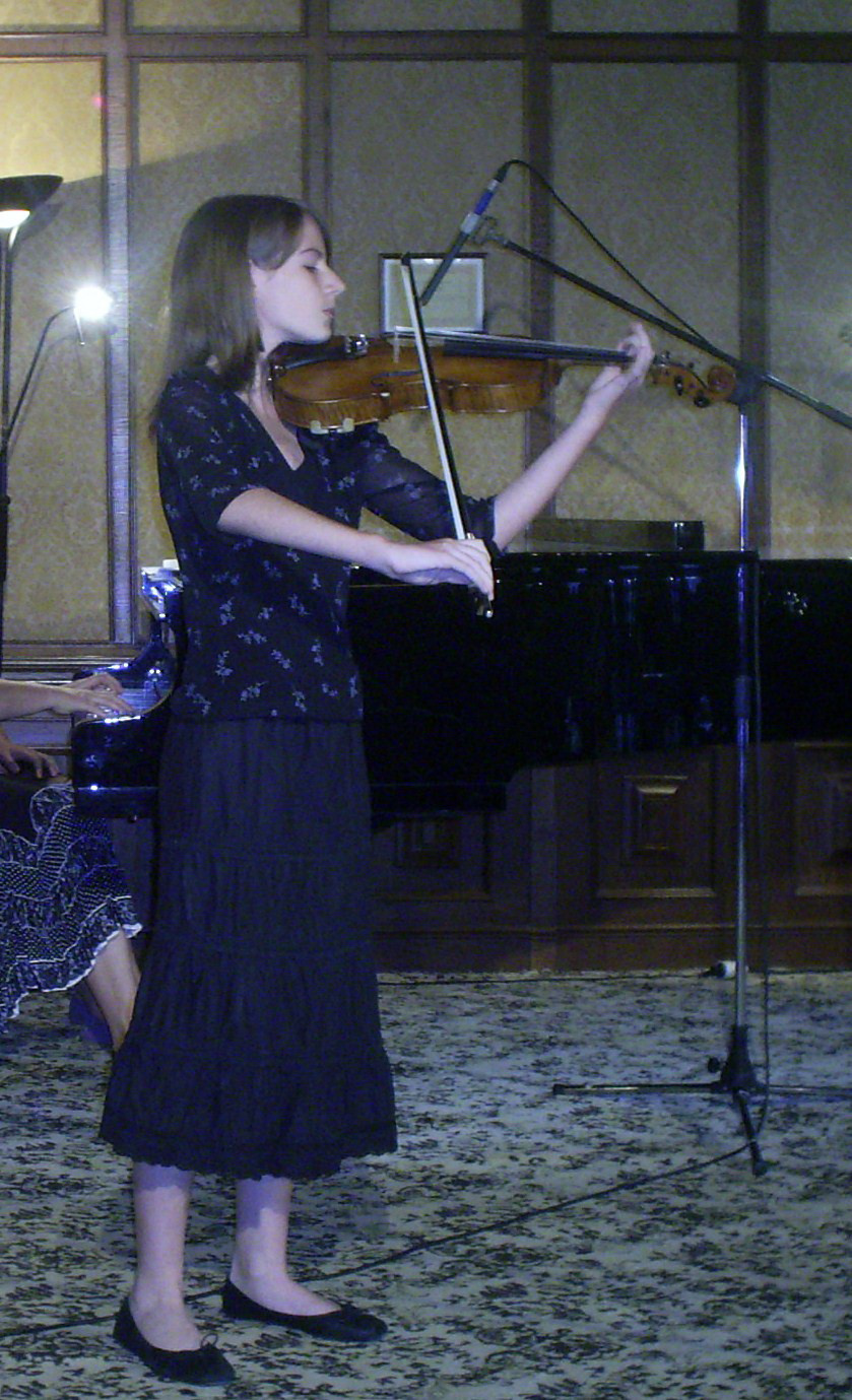 Ana Maria, "omul pe aceeasi frecventa cu Bach". Vioara ei transmite "emotii, stari si sentimente"