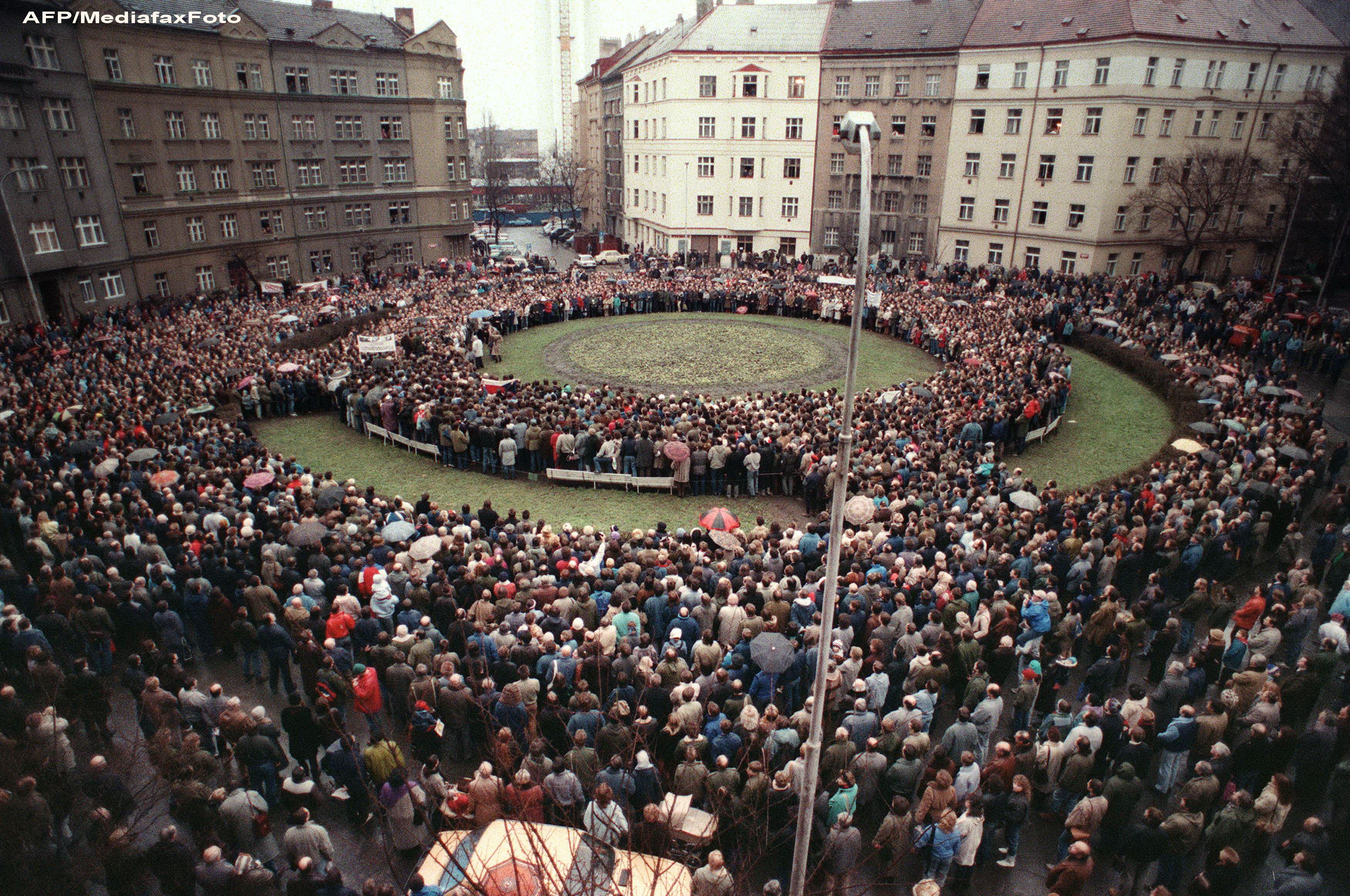 Ceremonie funerara la Castelul Praga pentru Vaclav Havel. Prima zi de doliu national
