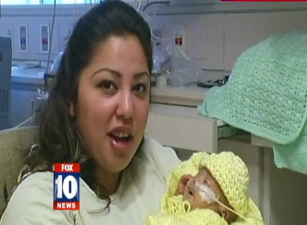 A invins moartea in prag de Craciun. Povestea fetitei care cantarea doar 300 de grame la nastere