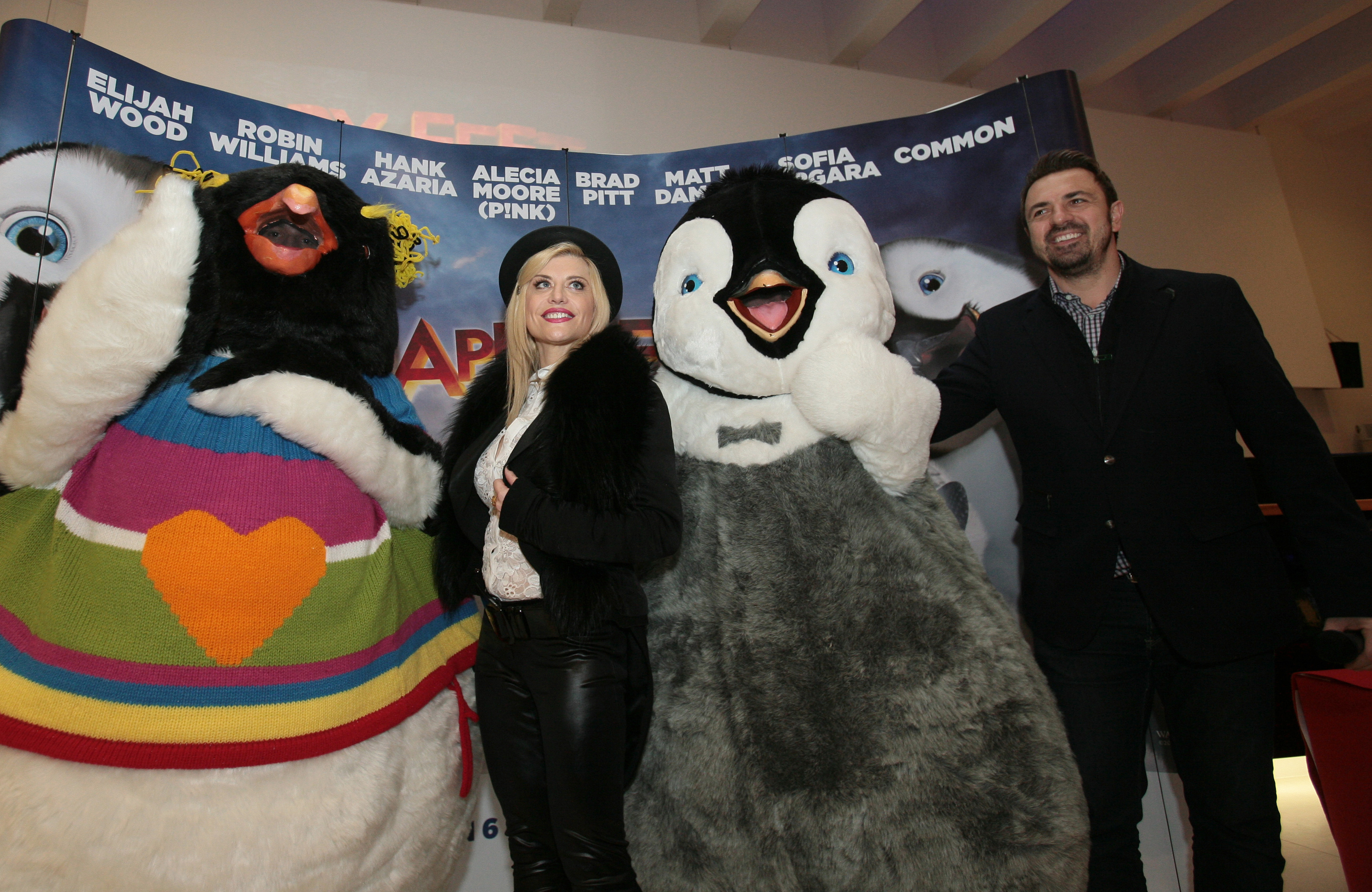 Loredana si Horia Brenciu, la avanpremiera mult asteptatului film de animatie "Happy Feet 2"