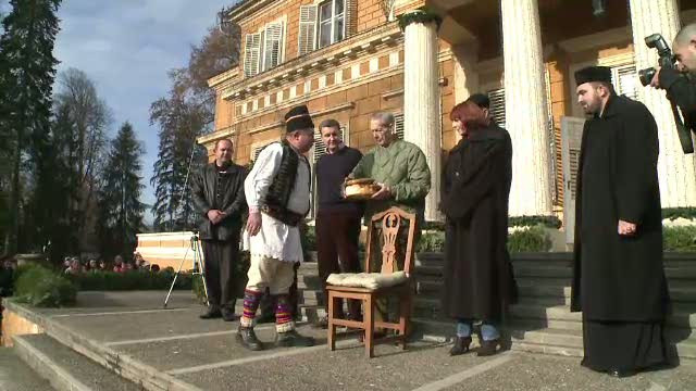 Regele Mihai a primit cu emotie colindatorii. Cum s-a pregatit familia regala pentru Craciun