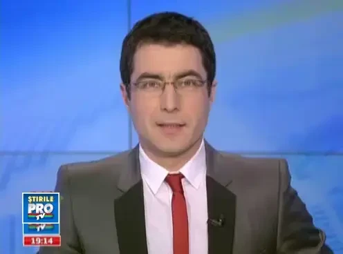 Craciun magic in Maramures. Colindatori in straie populare le-au cantat gazdelor toata ziua