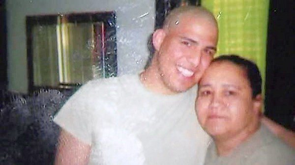 A supravietuit unei bombe in Afganistan, dar a fost impuscat la propria petrecere