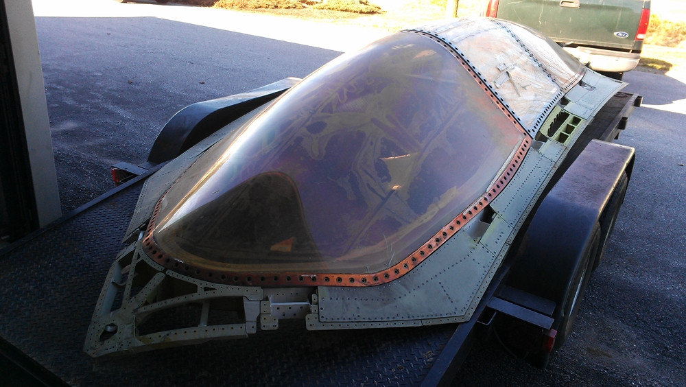 Un prototip de avion "USA TOP SECRET", vandut pe eBay. Cat costa si cum a ajuns acolo