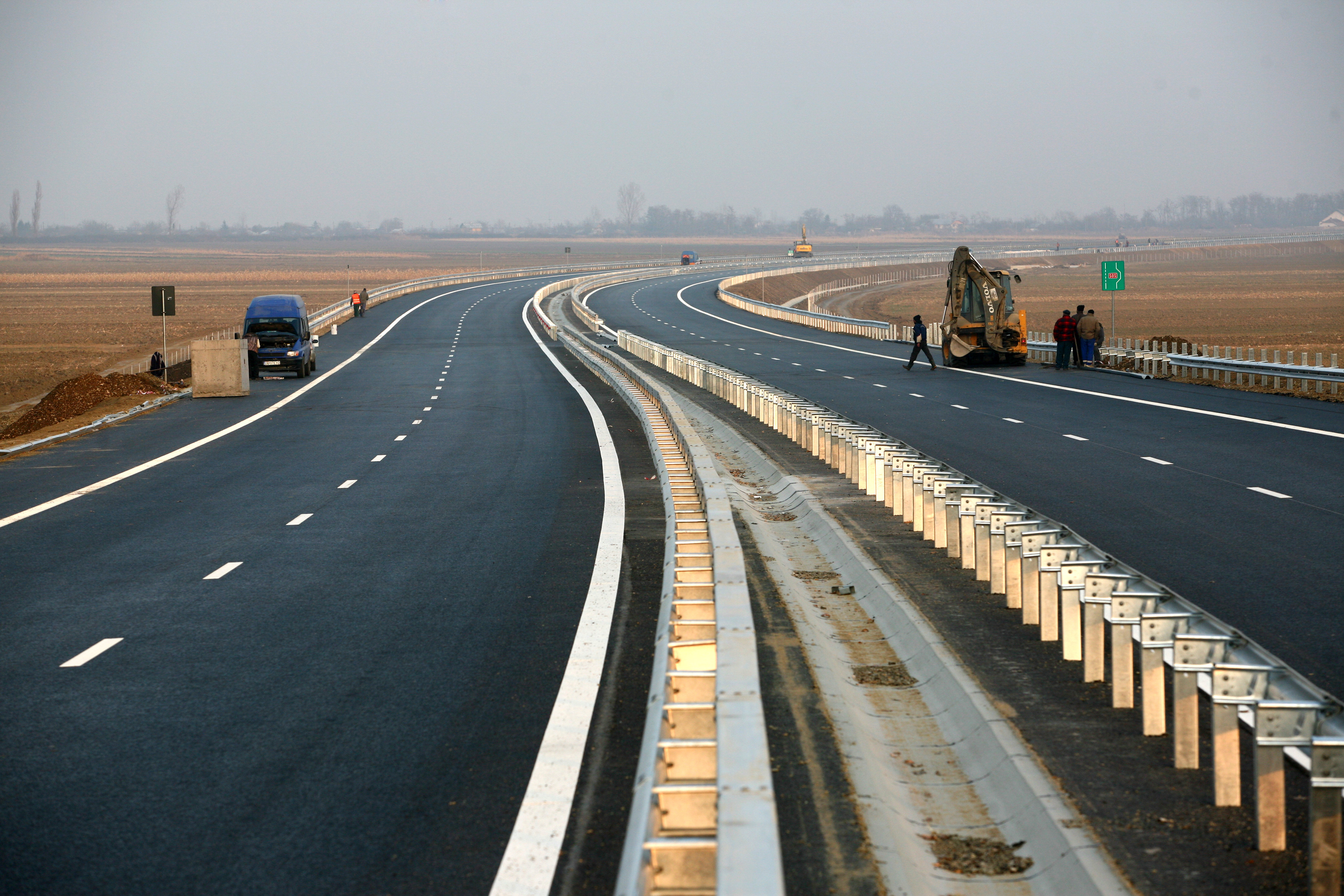 RAPORT: Autostrazile construite in Romania, de TREI ori mai scumpe decat in tarile vecine