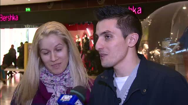 De ce au umplut romanii mall-urile in a doua zi de Craciun: "Privitul nu costa nimic"