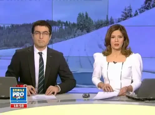 Doi copii au murit incercand sa recupereze de pe gheata mingea primita cadou de Craciun