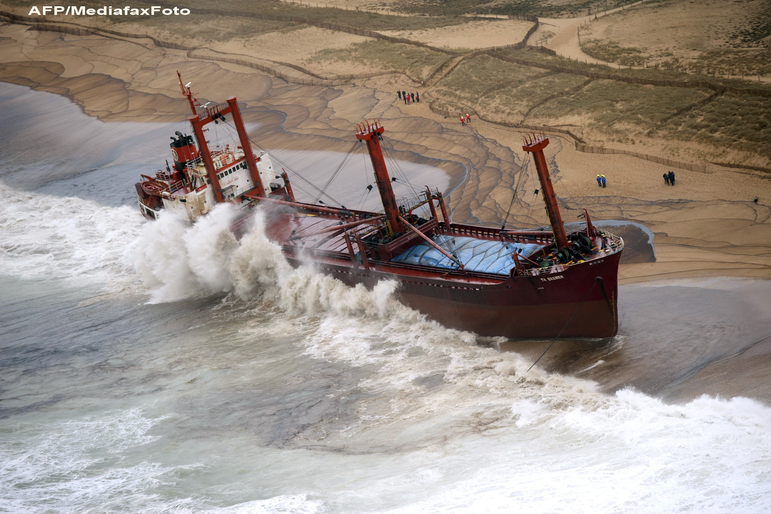 VIDEO. Nordul Europei tine cu greu piept unei furtuni cum nu s-a mai vazut de 30 de ani: Dagmar
