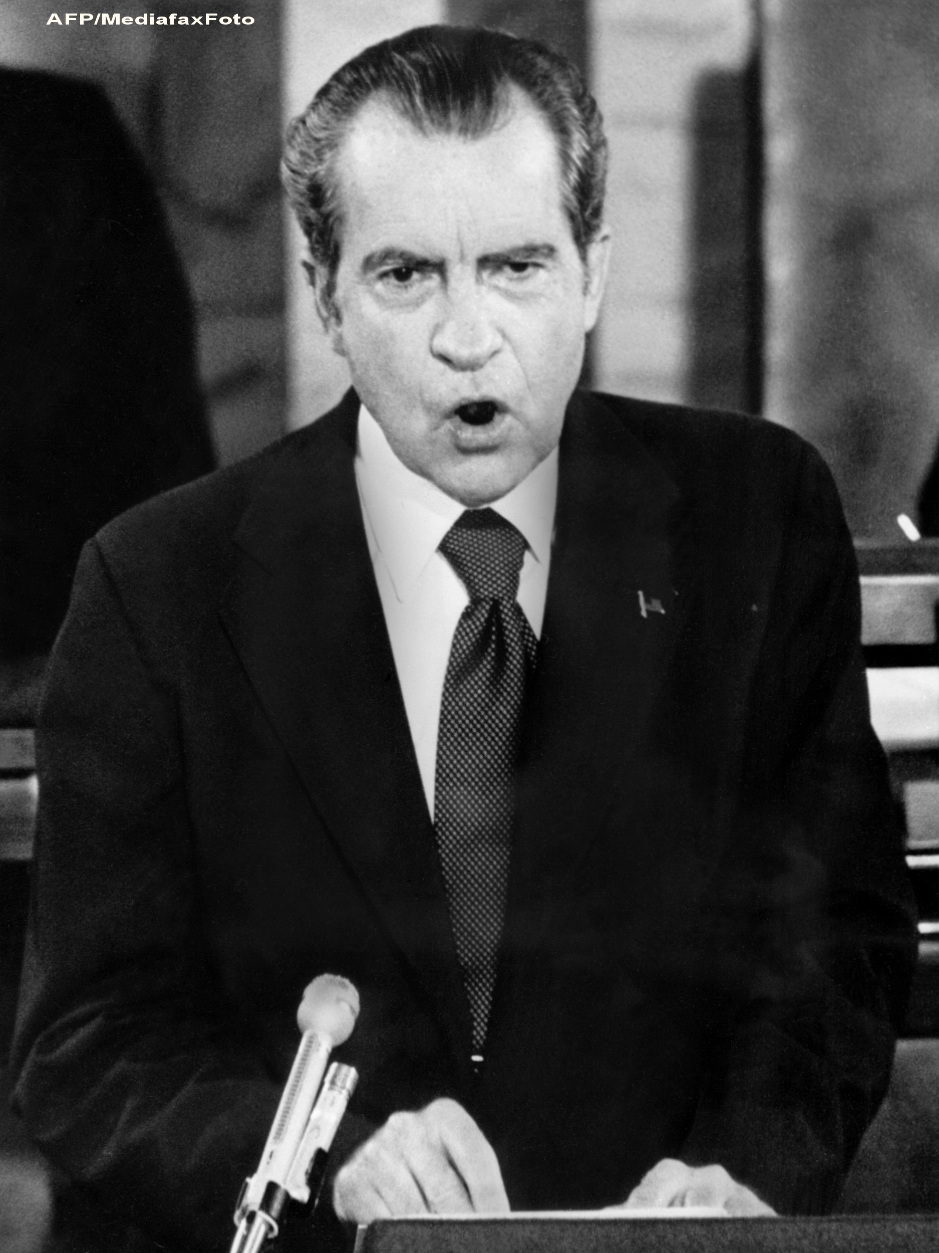 Fostul presedinte Richard Nixon ar fi fost homosexual si mafiot, sustine un jurnalist american